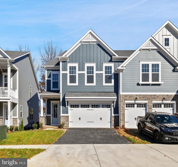 18031 Woods Overlook Dr, Dumfries, VA 22026 - photo 1