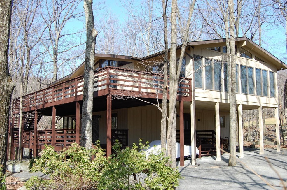 109 Fairway Dr, Lords Valley, PA 18428 - photo 1