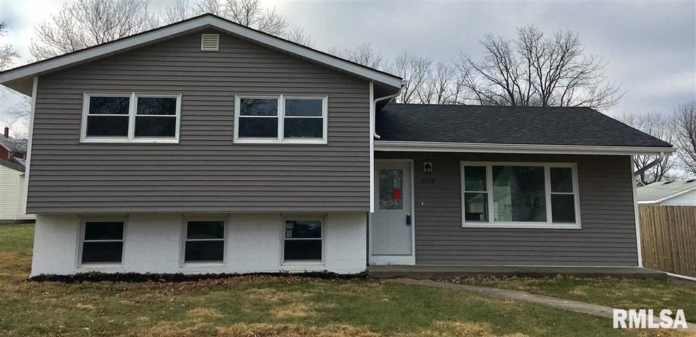 2118 Jefferson Ave, Davenport, IA 52803 - photo 1