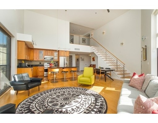 55 Station St unit 2B, Brookline, MA 02445 - photo 1