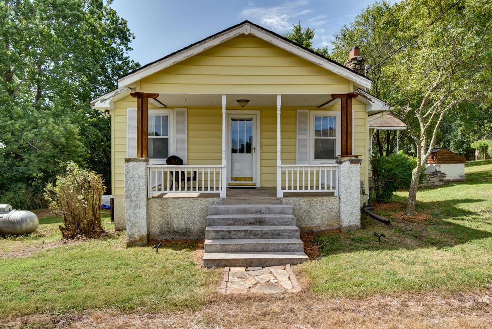 1026 Riverbluff Dr-2
