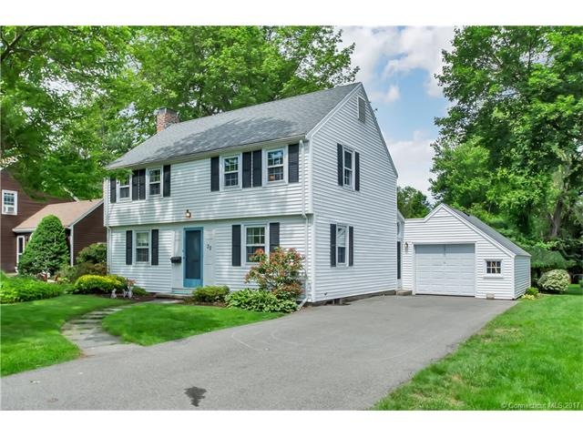 Welcome to 32 Tunxis Road.