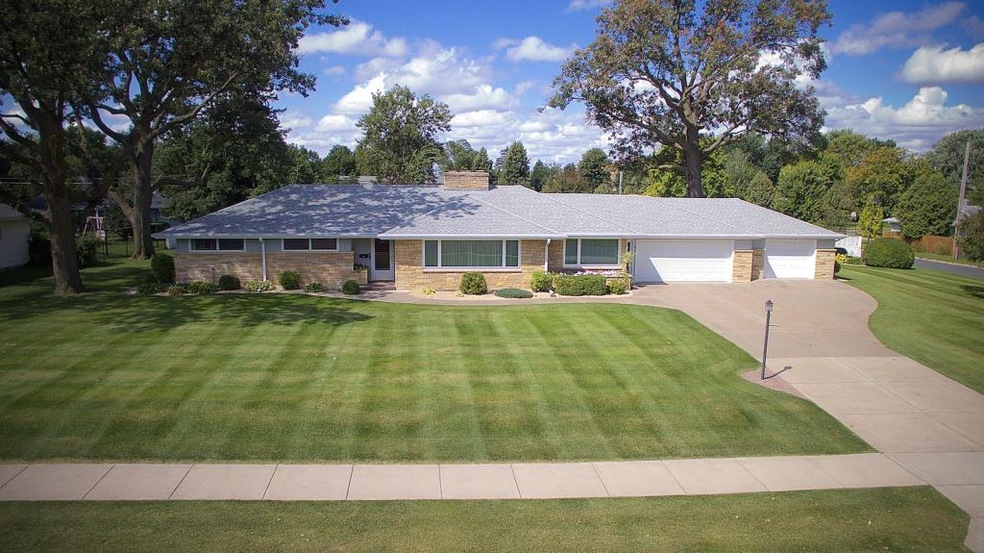 Welcome home to 827 Birch Street