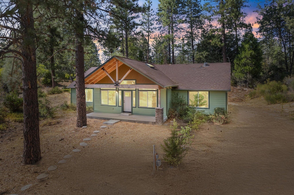 For Sale $399,900 • Co-Listing Agent