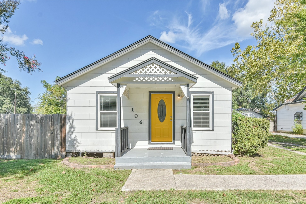 106 Oxford St, Tomball, TX 77375 - photo 1