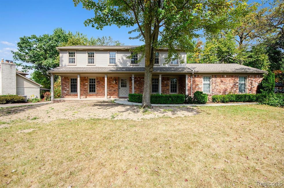 1609 Kilburn Rd N, Rochester Hills, MI 48306 - photo 1