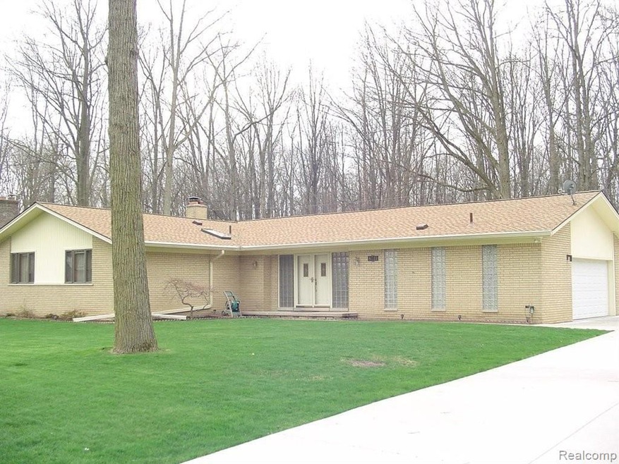 8711 Joann Dr, Newport, MI 48166 - photo 1