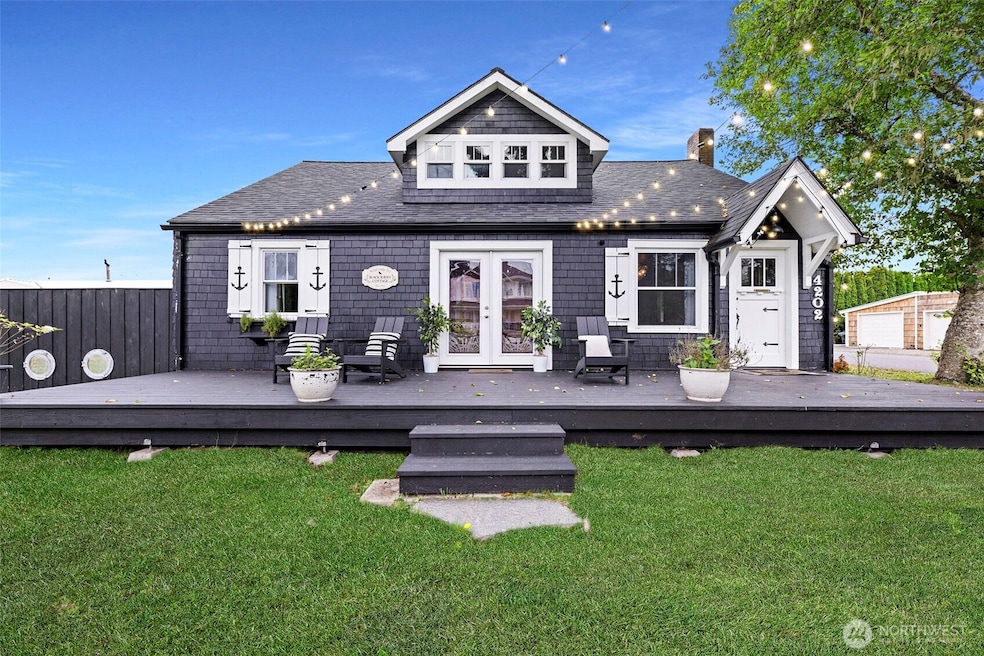 4202 L Place, Seaview, WA 98644 - photo 1