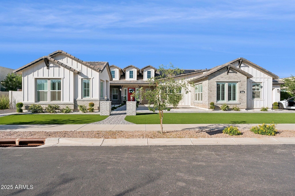 1-web-or-mls-19910-e-vallejo-st