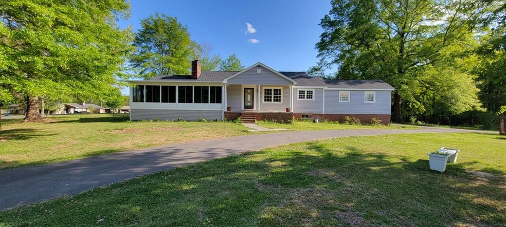 166 Cochran Dr NE, Dalton, GA 30721 - photo 1