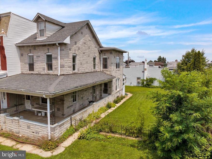 529 Chestnut St, West Reading, PA 19611 - photo 1