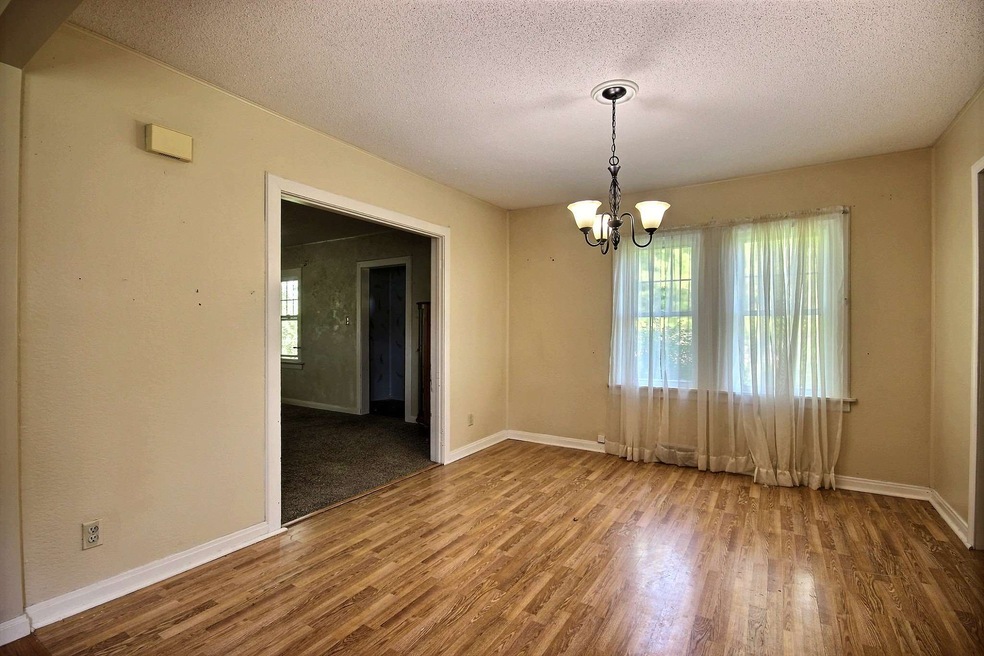 57 W Markle Rd, Huntington, IN 46750 - photo 1