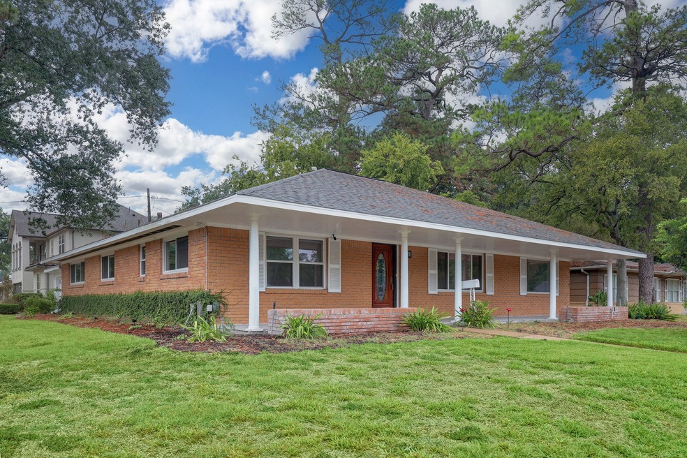 4703 Ella Blvd, Houston, TX 77018 - photo 1