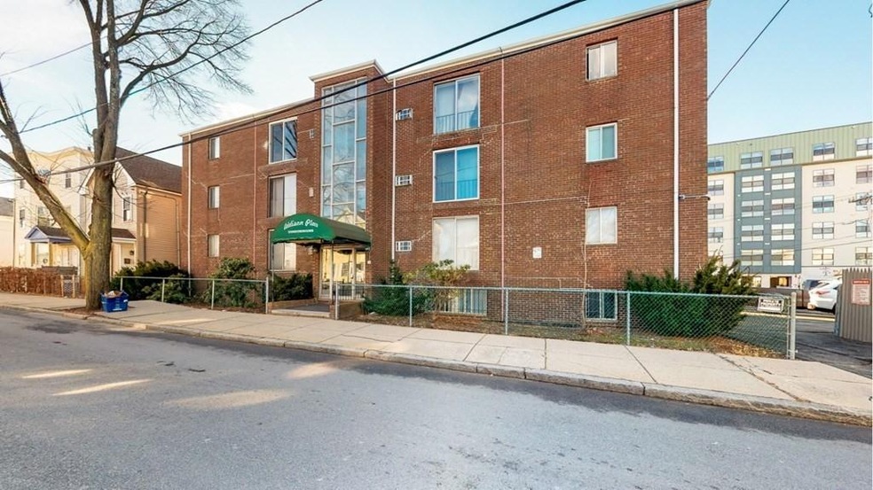 124 Addison St unit 11, Chelsea, MA 02150 - photo 1