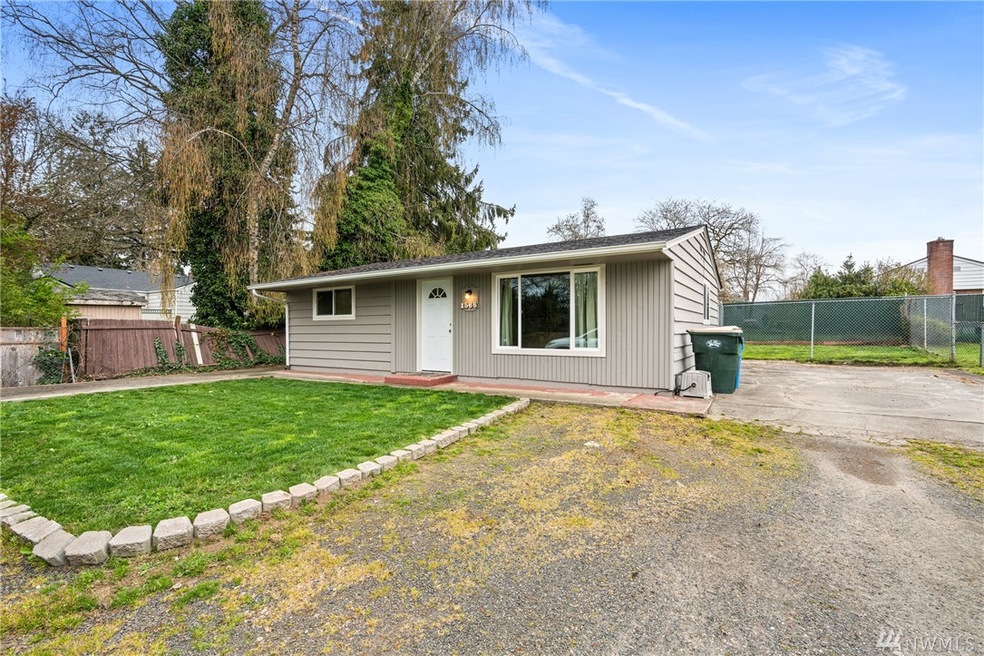 1566 SW Thomsen Ave, Chehalis, WA 98532 - photo 1