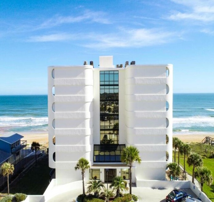 1295 Ocean Shore #304