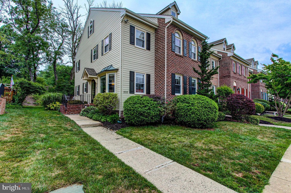 232 Georgetowne Ct, Royersford, PA 19468 - photo 1