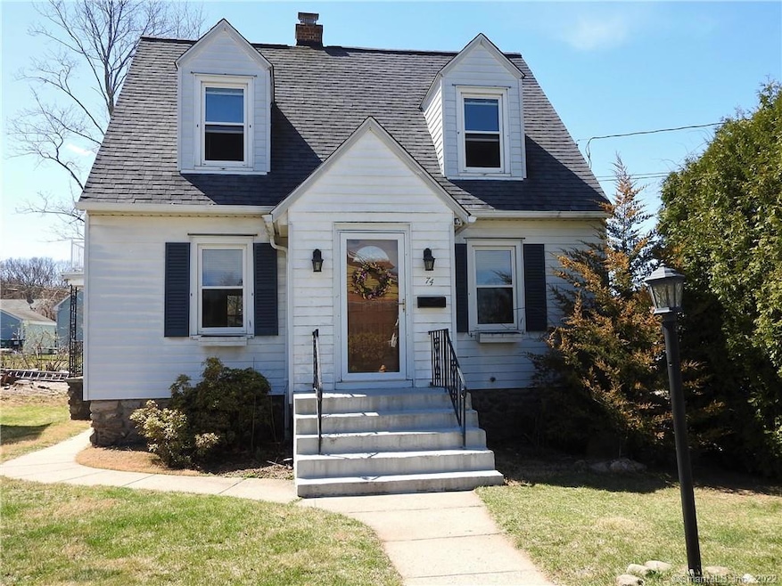 74 Pullen Ave, Oakville, CT 06779 - photo 1