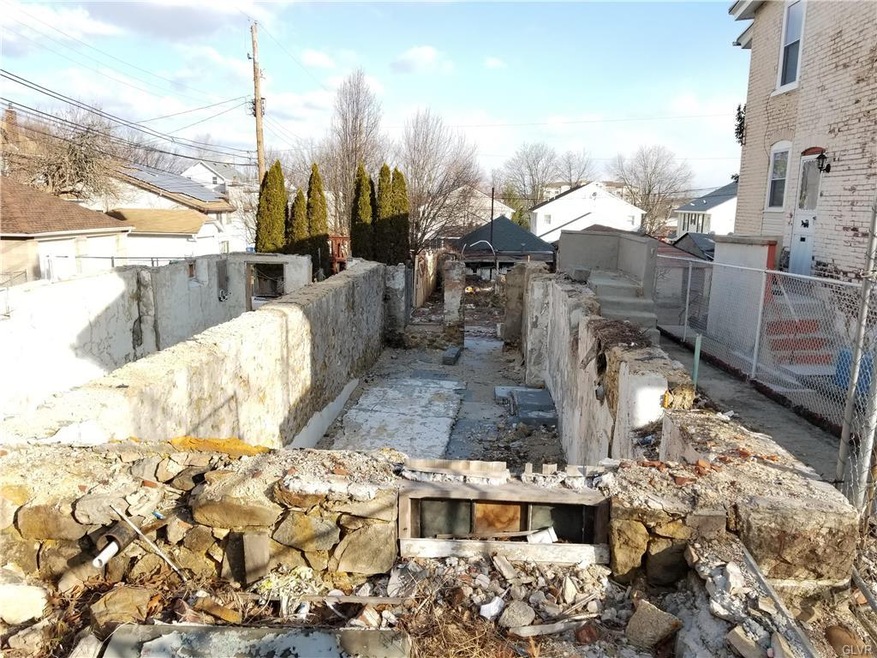 1613 E 8th St, Bethlehem, PA 18015 - photo 1