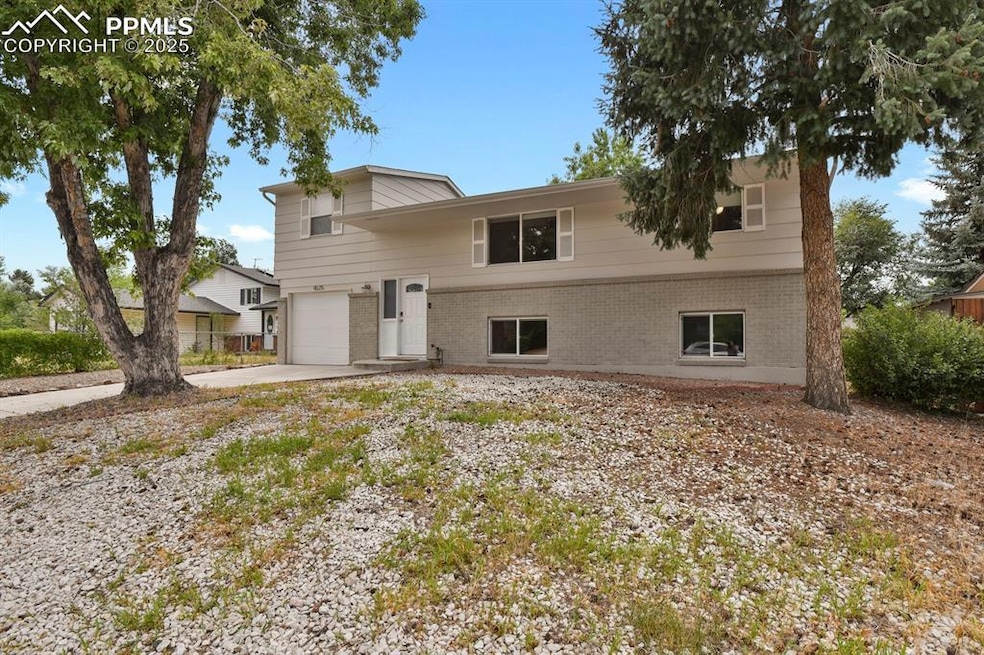For Sale $399,900 • Co-Listing Agent