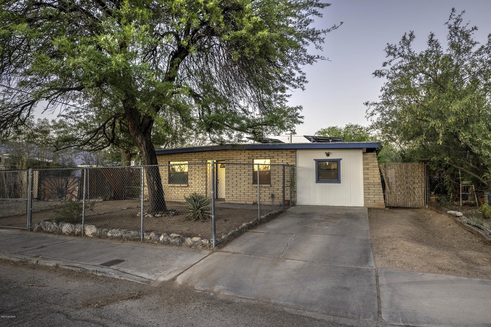 2946 N Euclid Ave (24 of 26)