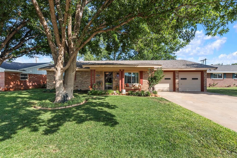 Under Contract $370,000