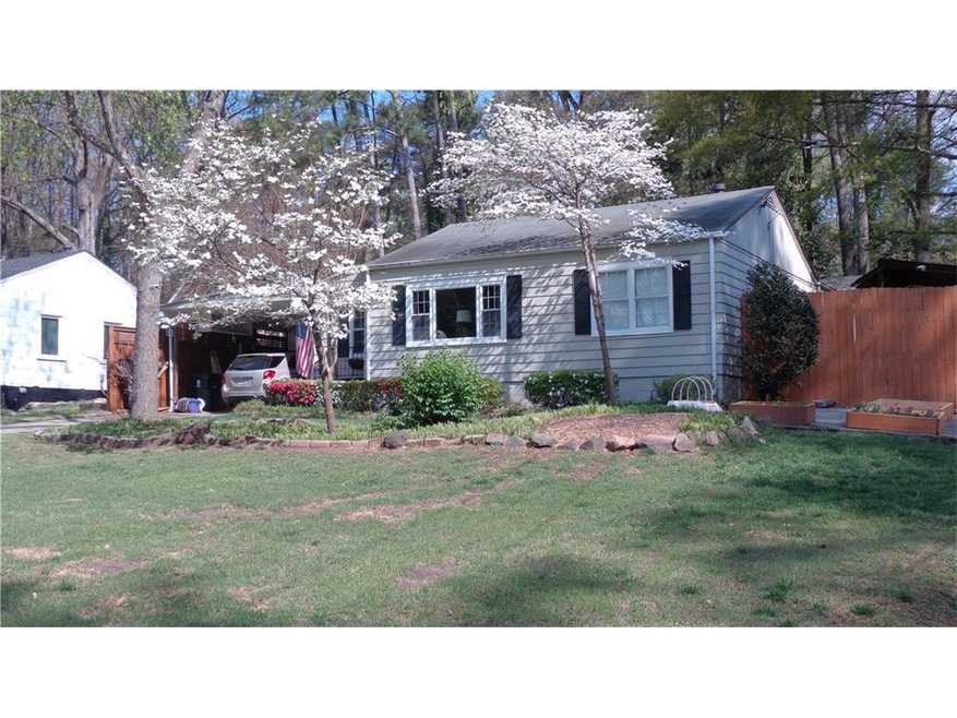 Charming 3/2 Cottage on quiet residential street a