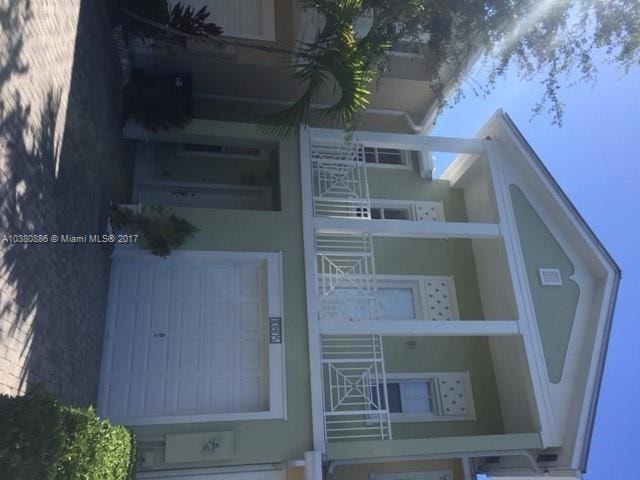 10805 NW 75th St, Doral, FL 33178 - photo 1