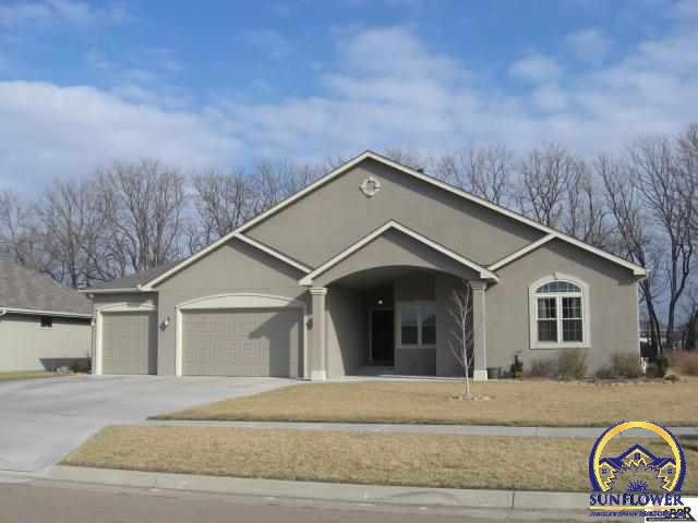 4614 SW Cambridge Ave, Topeka, KS 66610 - photo 1