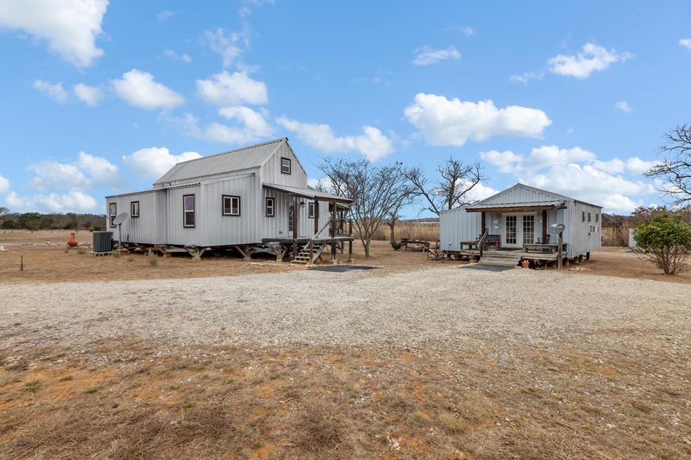 1149 Hollmig Ln, Fredericksburg, TX 78624 - photo 1