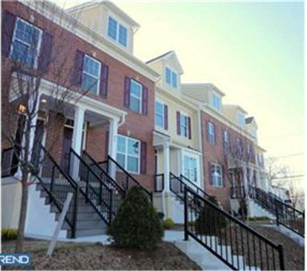 98 N Towamencin Ave, Lansdale, PA 19446 - photo 1