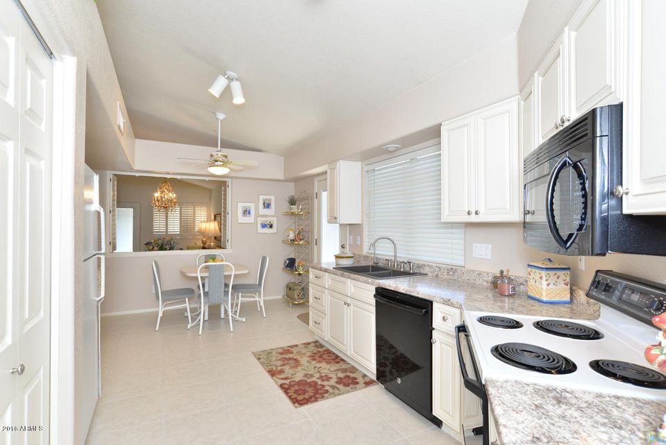 40th-Kitchen1