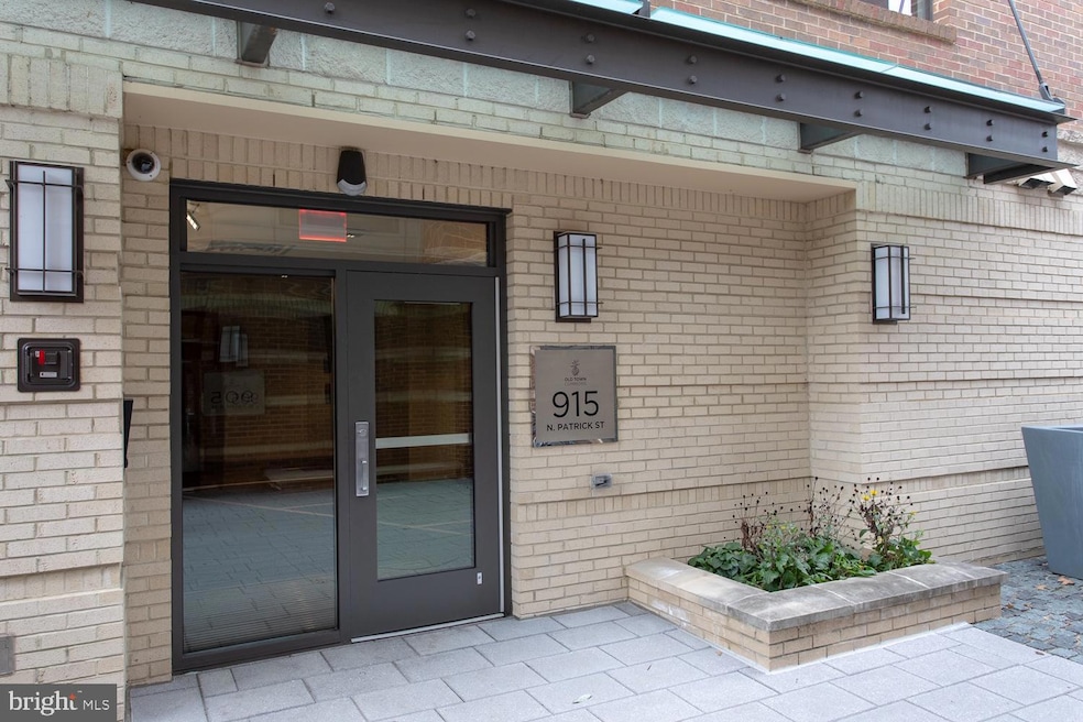 915 N Patrick St unit 306, Alexandria, VA 22314 - photo 1