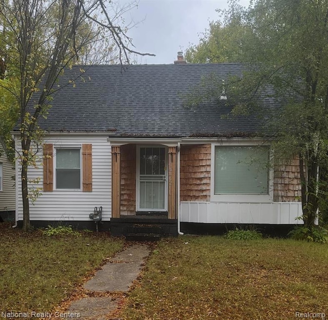 18462 Grandville Ave, Detroit, MI 48219 - photo 1