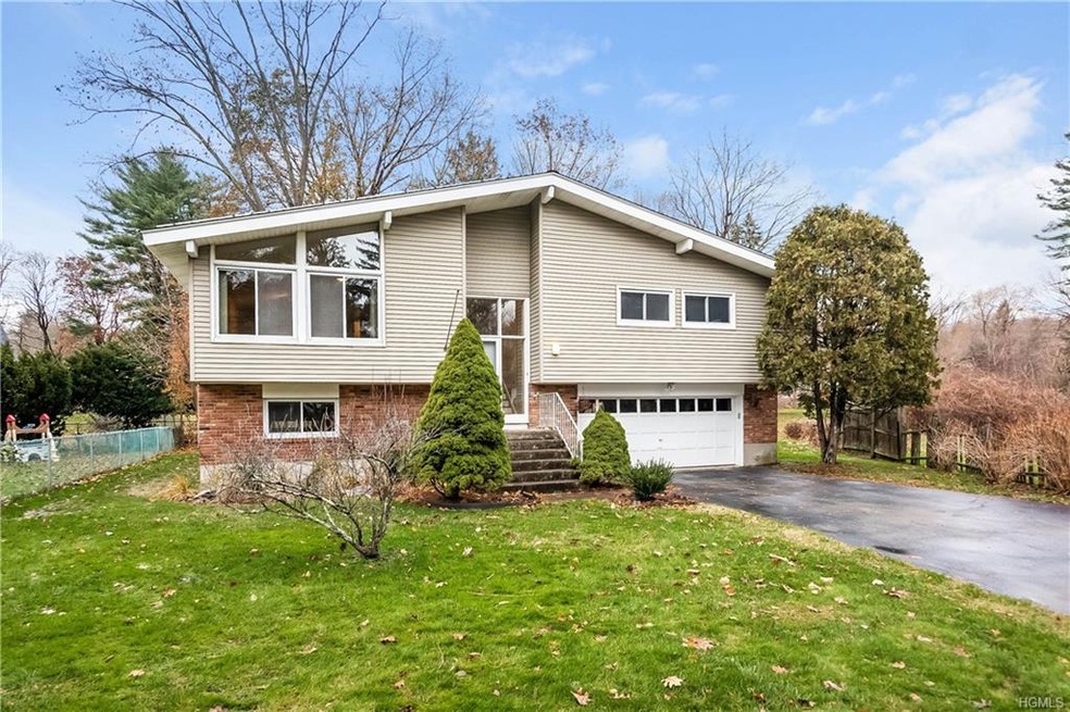 6 Orbaek Ln, Pleasantville, NY 10570 - photo 1