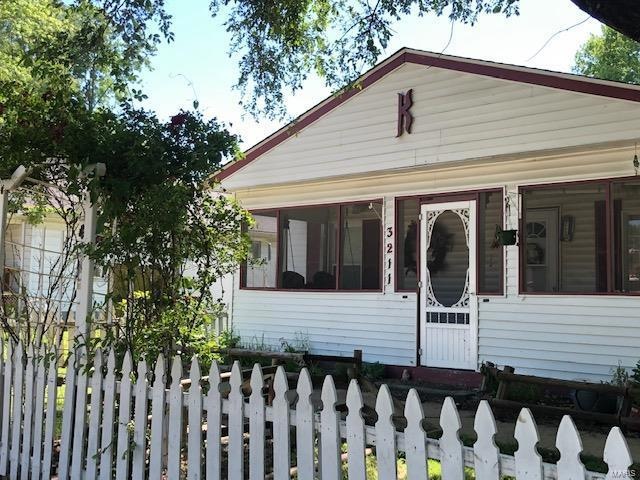 3211 Fairmont Ave, Collinsville, IL 62234 - photo 1