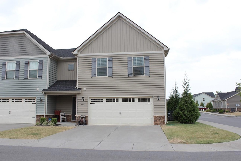Welcome To 921 Azeri Ave in Puckett Downs