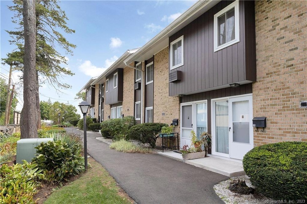 57 Rock Spring Rd unit 15, Stamford, CT 06906 - photo 1