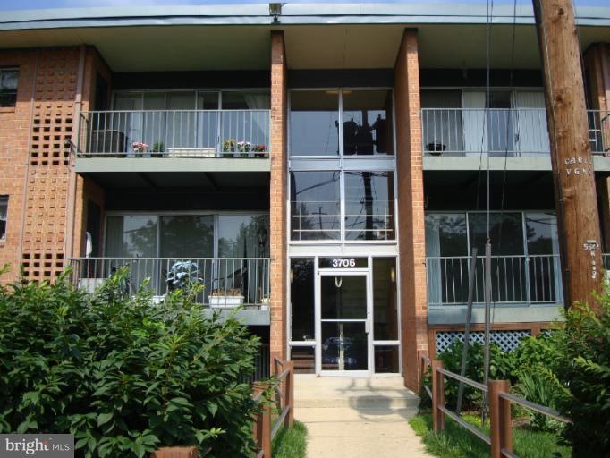 3706 N Rosser St unit 104, Alexandria, VA 22311 - photo 1