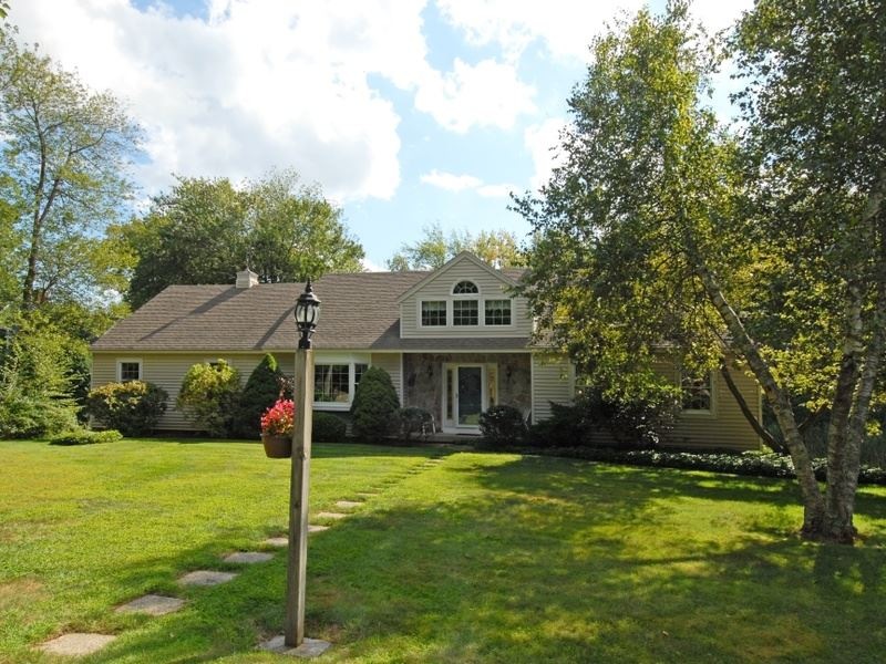 35 Munsey Dr, Hampton, NH 03842 - photo 1