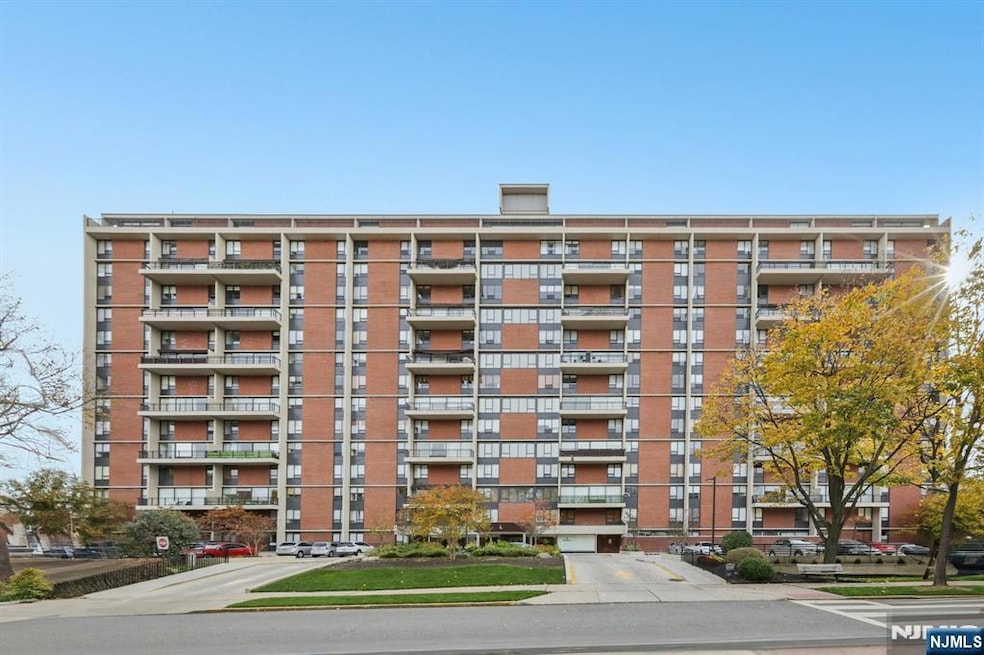 For Sale $210,000 • Co-Listing Agent