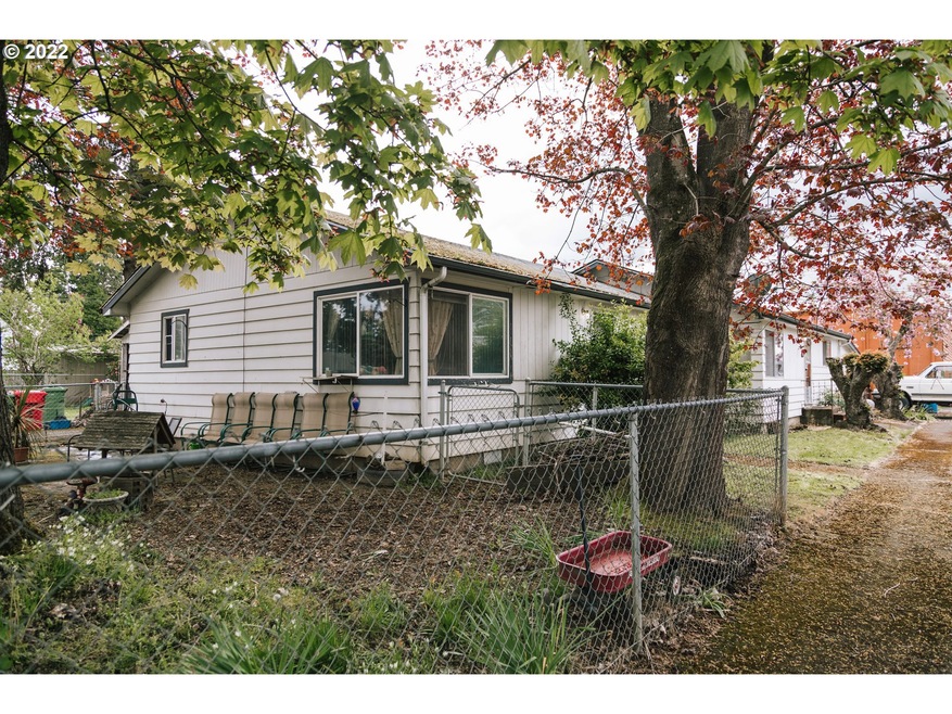 2731 E St, Hubbard, OR 97032 - photo 1