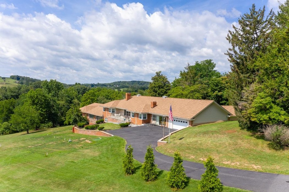 1406 Commerce Rd, Staunton, VA 24401 - photo 1