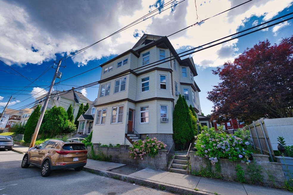 516 Whipple St, Fall River, MA 02724 - photo 1