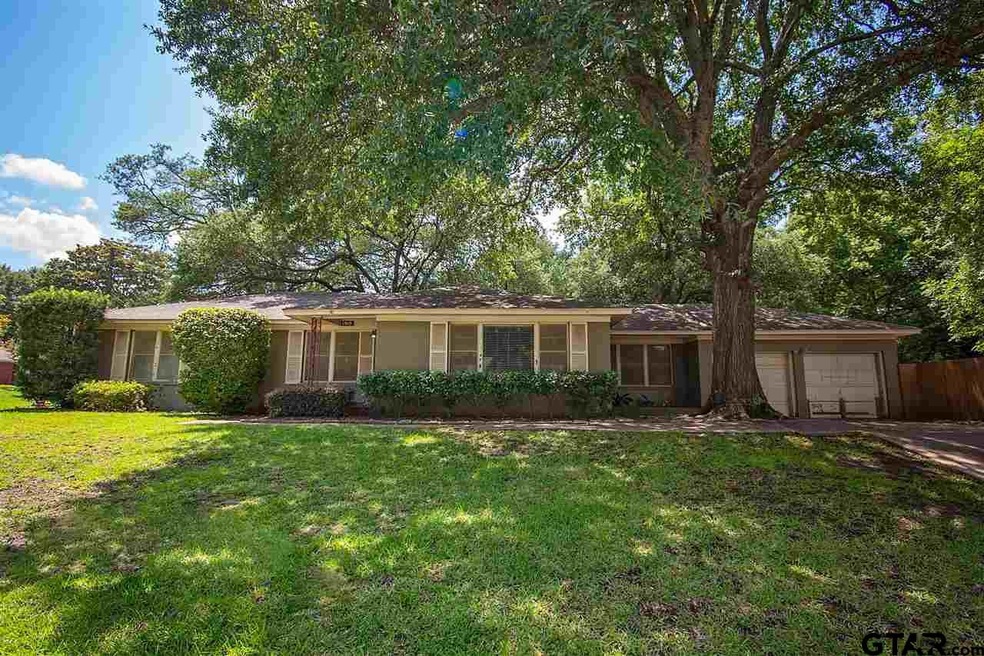 1919 1919 Lakeview, Tyler, TX 75701 - photo 1