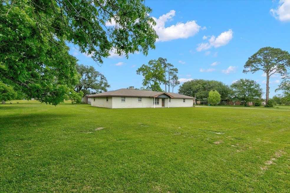 24658 Texas 73, Winnie, TX 77665 For Sale