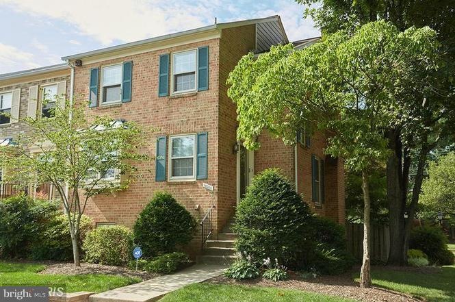 10201 Arizona Cir, Bethesda, MD 20817 - photo 1