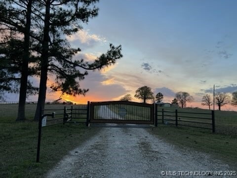 554 N 4206 Rd, Hugo, OK 74743 - photo 1