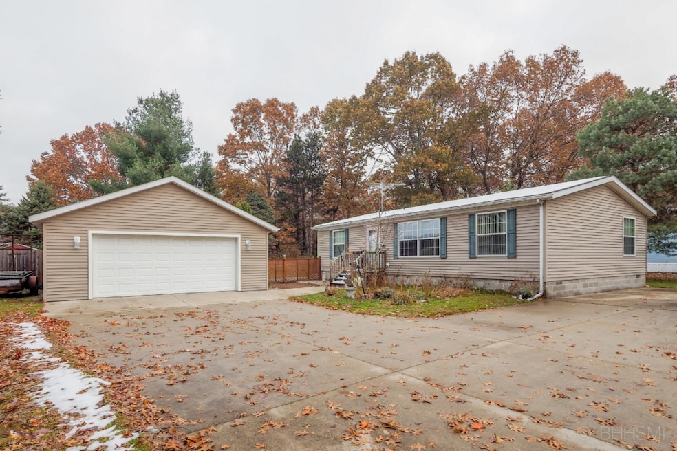 24944 East Point Drive-100