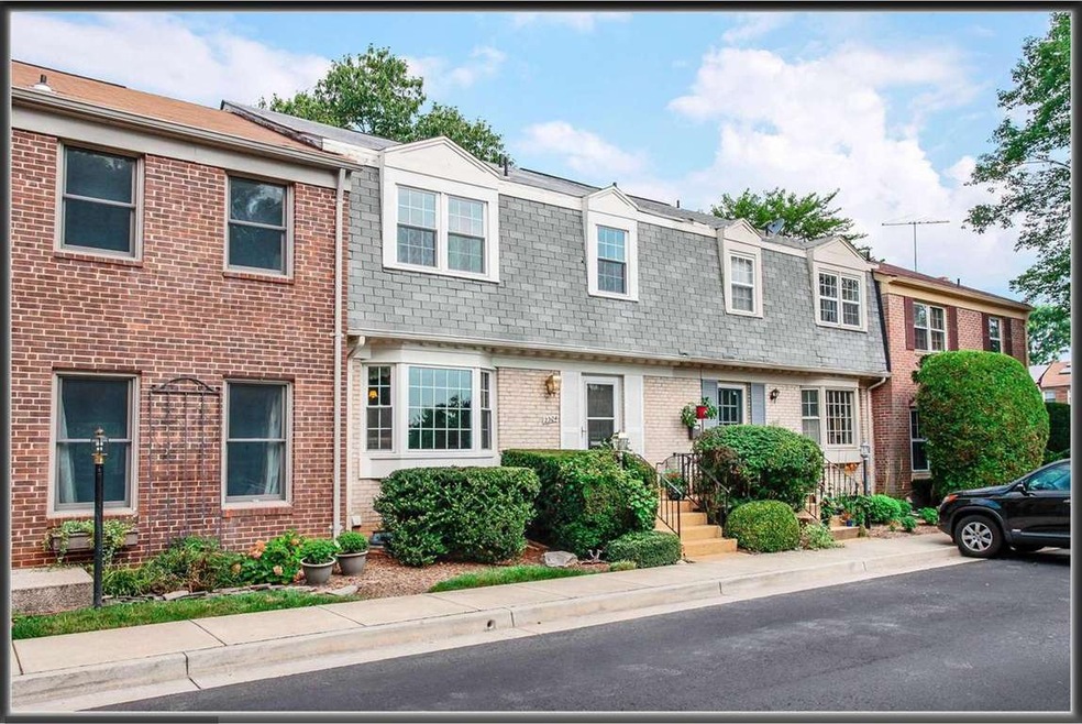 2304 Wheystone Ct, Vienna, VA 22182 - photo 1